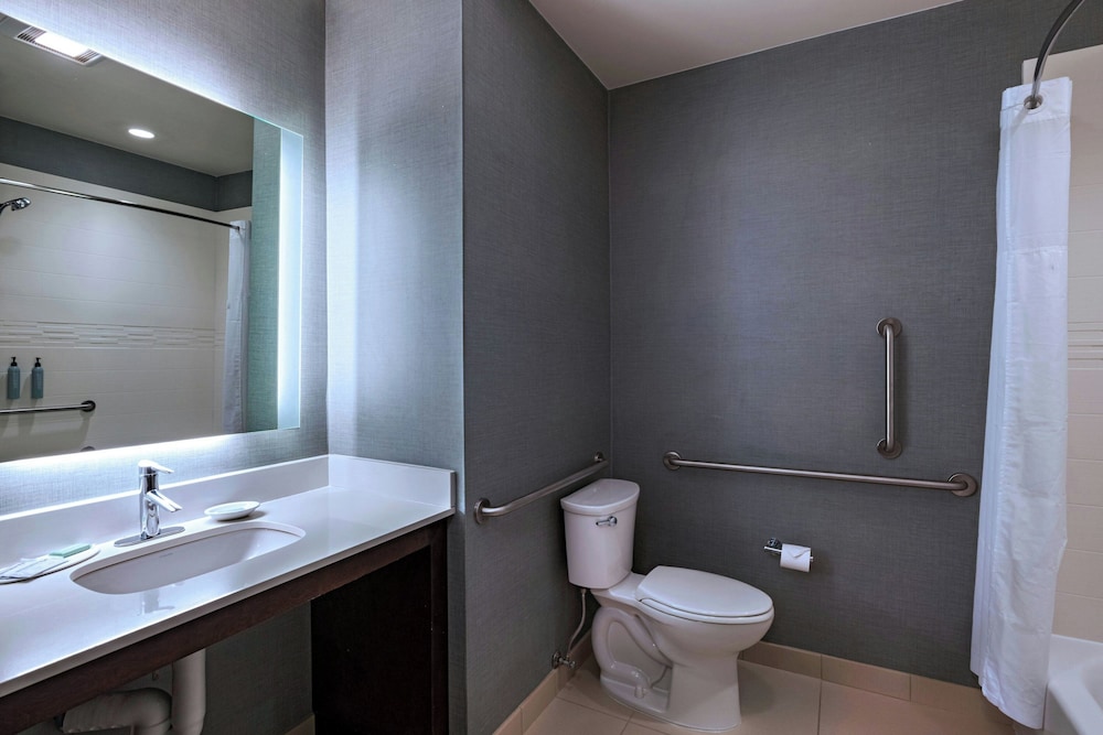 استوديو بسرير كينج مع أريكة، RESIDENCE INN BY MARRIOTT OMAHA AKSARBEN VILLAGE 8/10