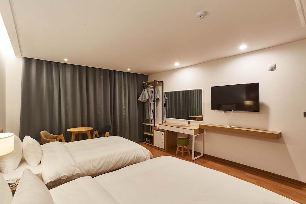 SUPERIOR, DOUBLE BED
