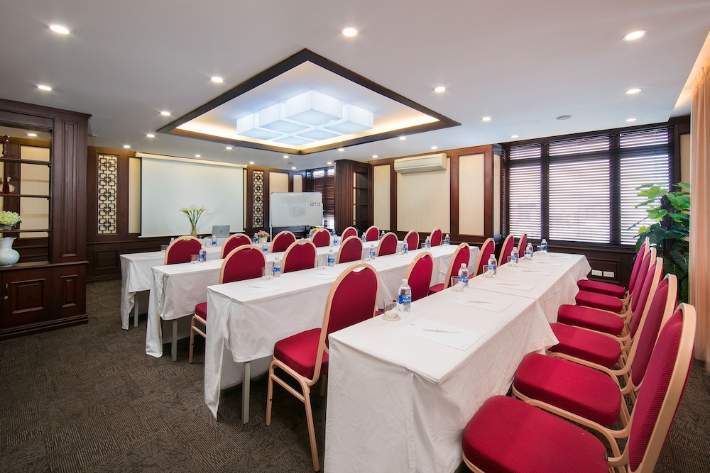 Hanoi Emotion Hotel 36/50