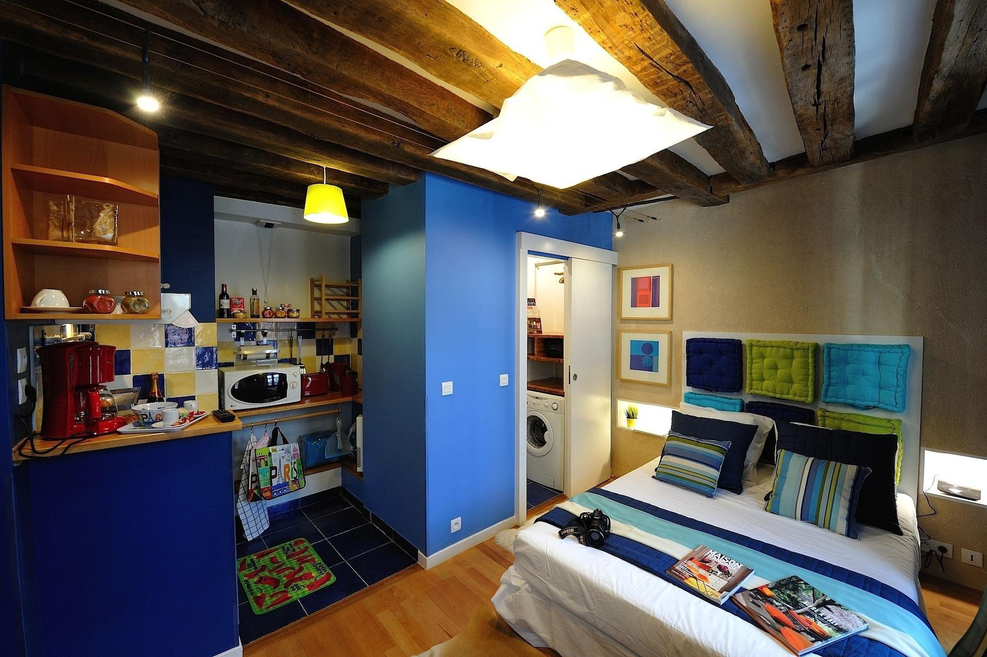 Lagoon, Blue, Studio، Les Patios Du Marais 2/5
