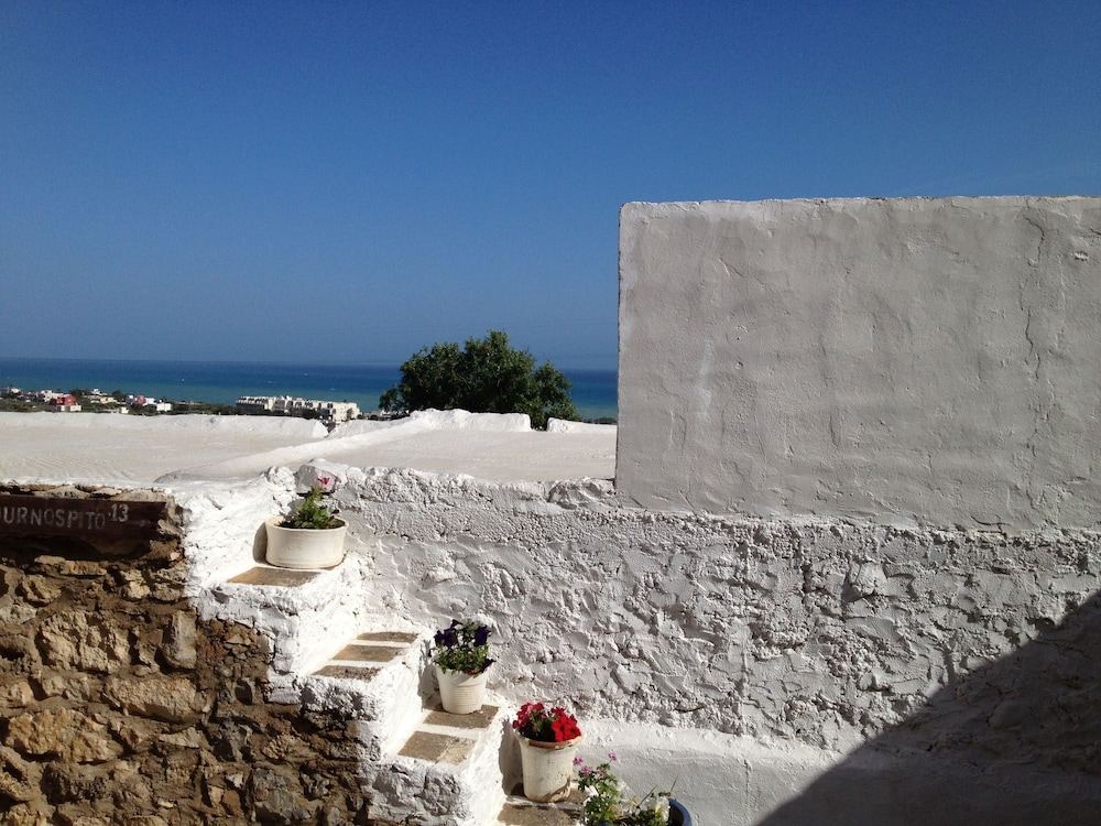 クツウナリ トラディショナル コテージ 写真1