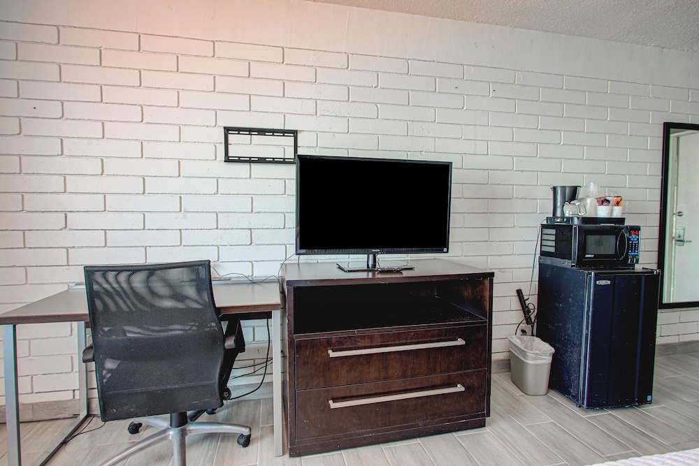 Beach House Inn 37/50