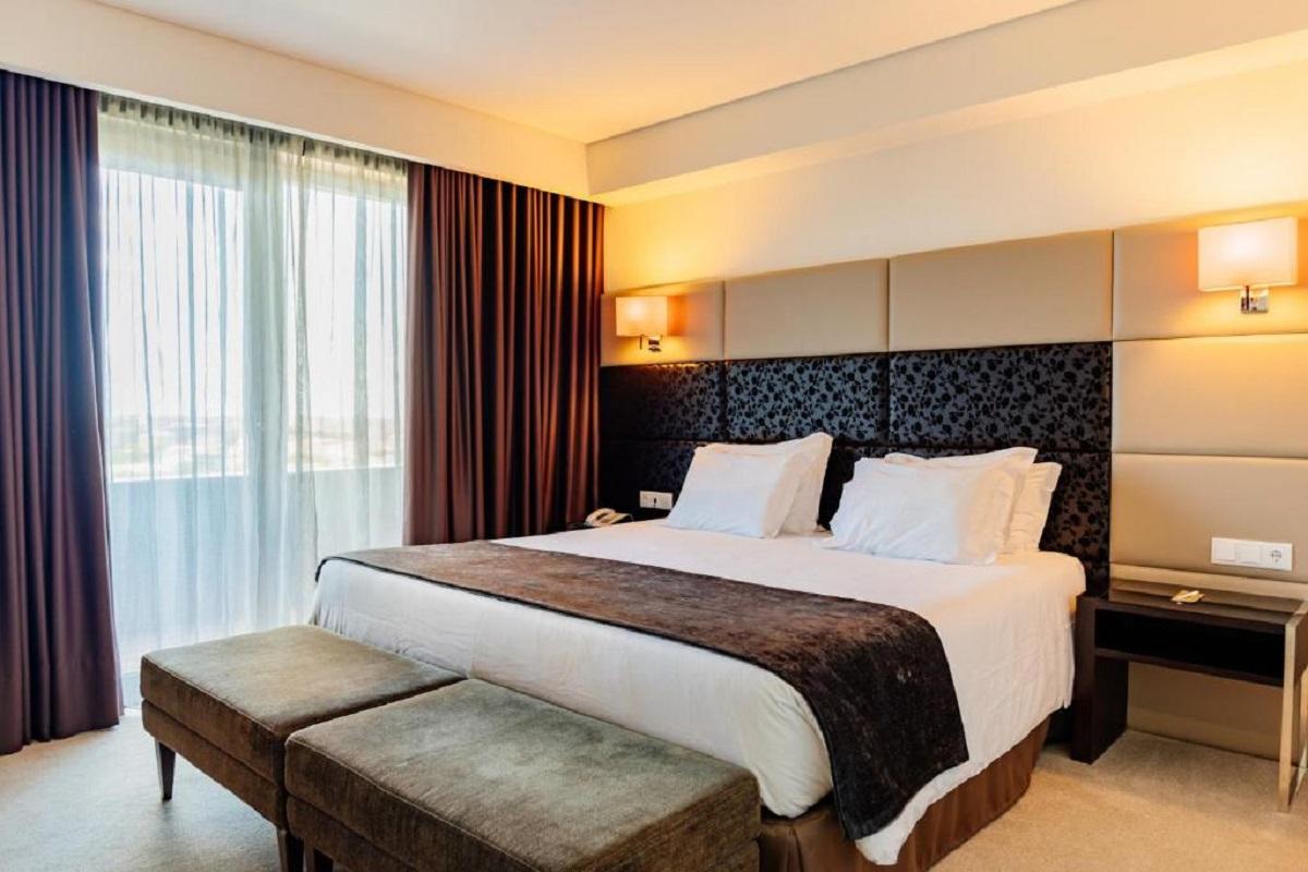 Room, Triple