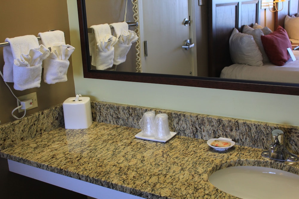 DoubleTree Resort by Hilton Myrtle Beach Oceanfront 30/97