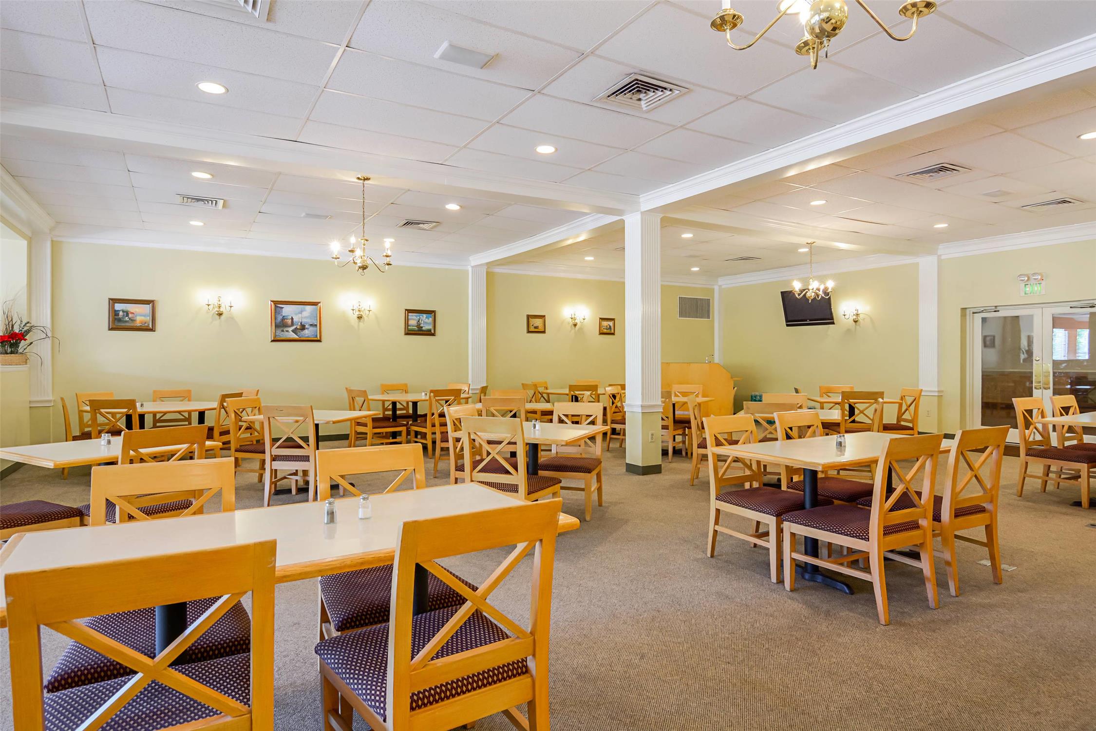 Clarion Inn Harpers Ferry-Charles Town 43/51