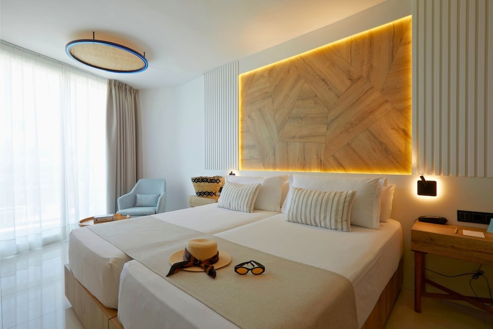 Elite, Twin Beds, Sun Room, Terrace