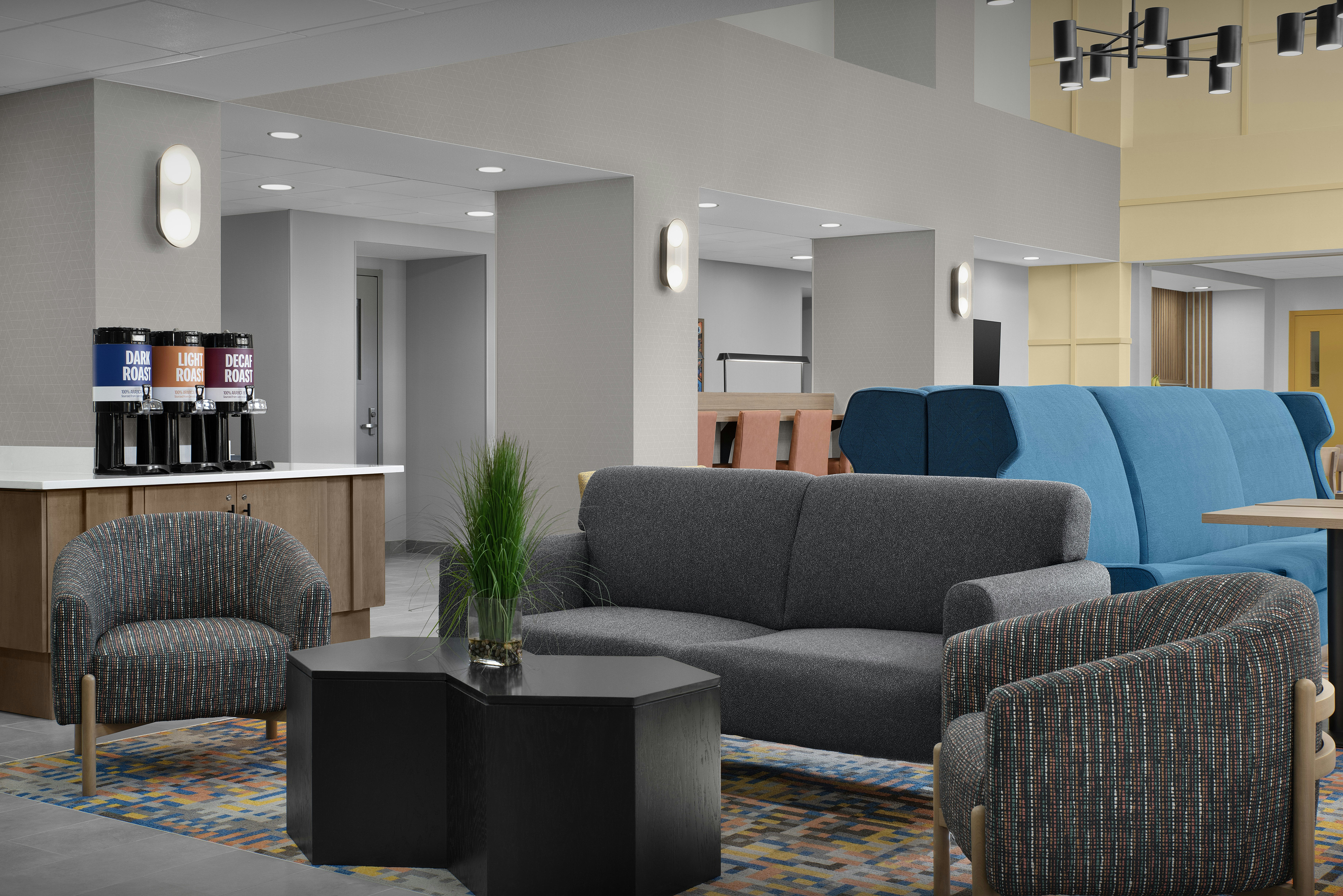 Hampton Inn and Suites Laurel, MS 32/45