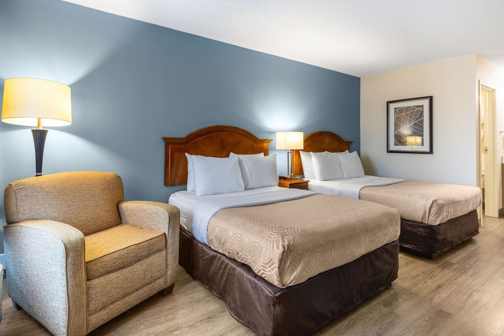 غرفة قياسية بسريرين مزدوجين للمدخنين، Econo Lodge Middlesboro, KY 2/2