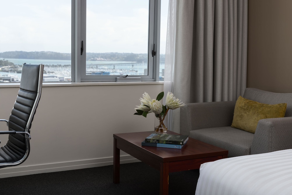 Rydges Auckland 62/82