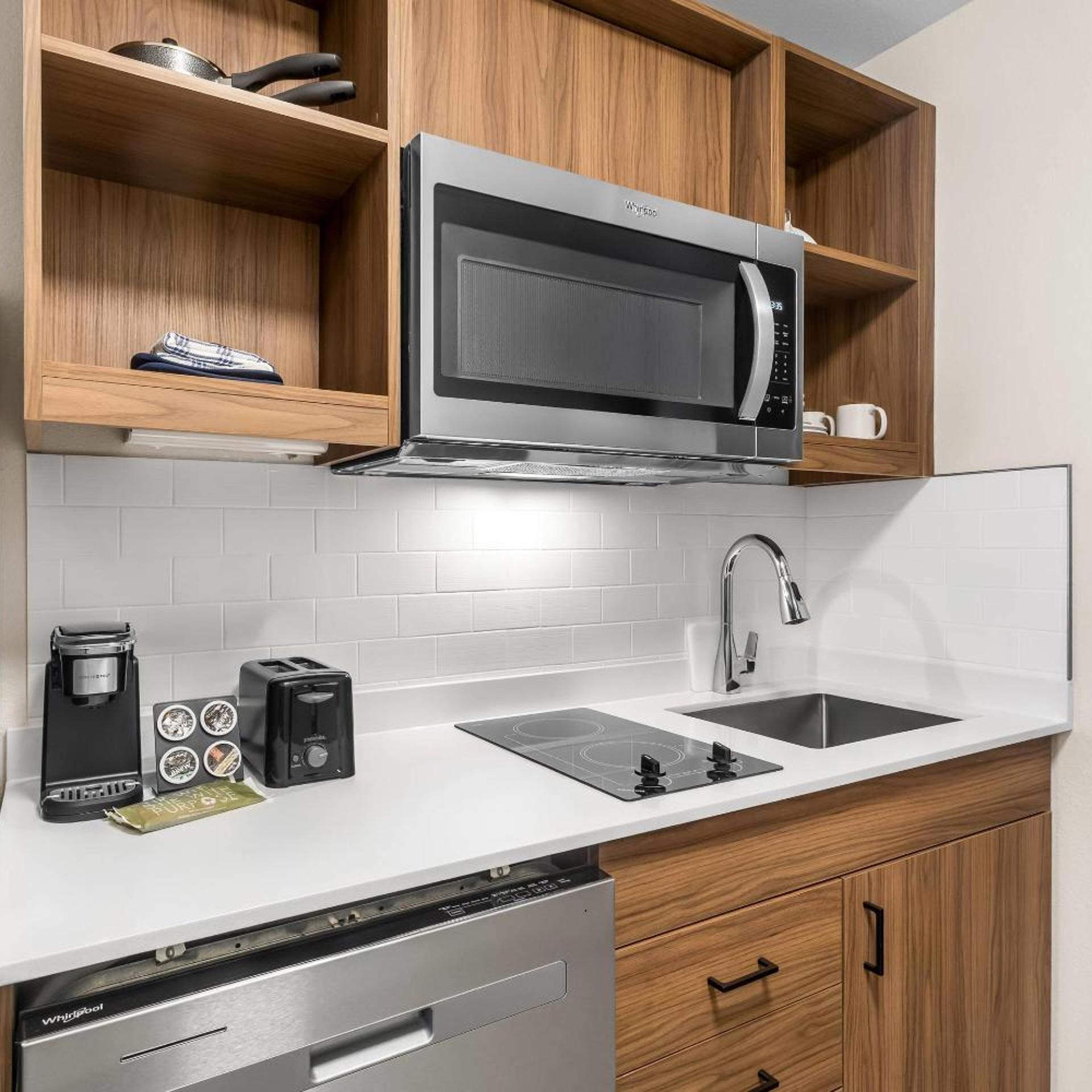غرفة بسرير كينج، Everhome Suites Clarksville Ft. Campbell Area 7/9
