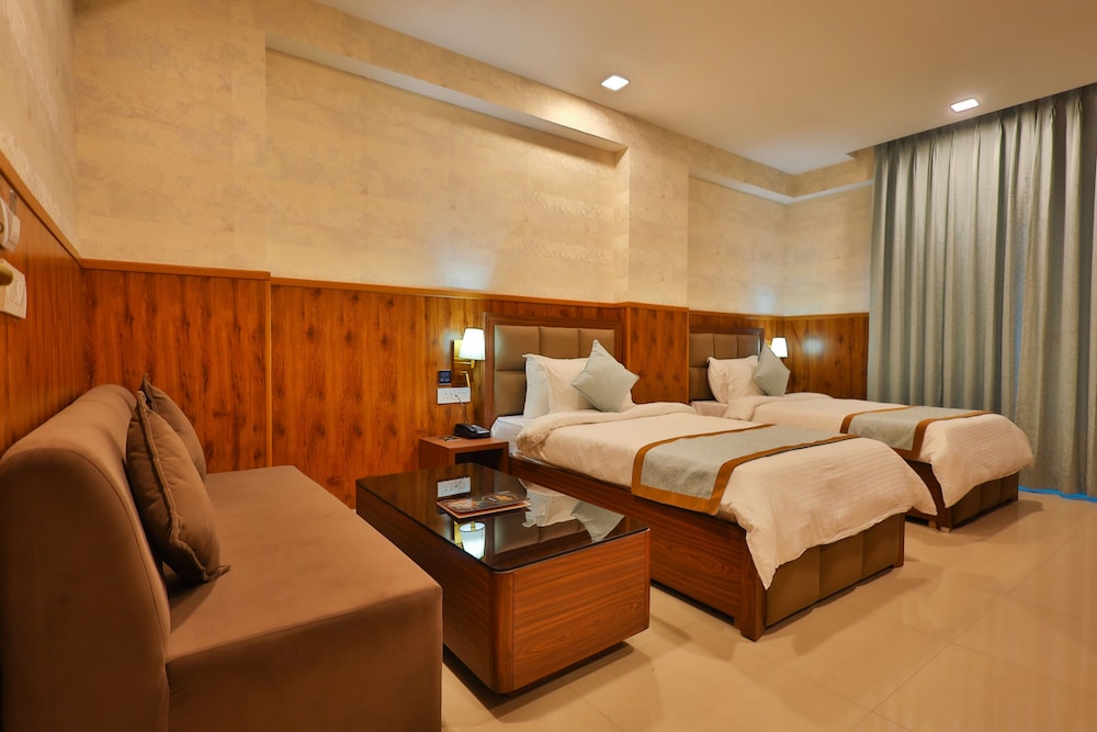 غرفة سوبيريور بسرير فردي، Clay Inn Hotel Gurugram 2/6