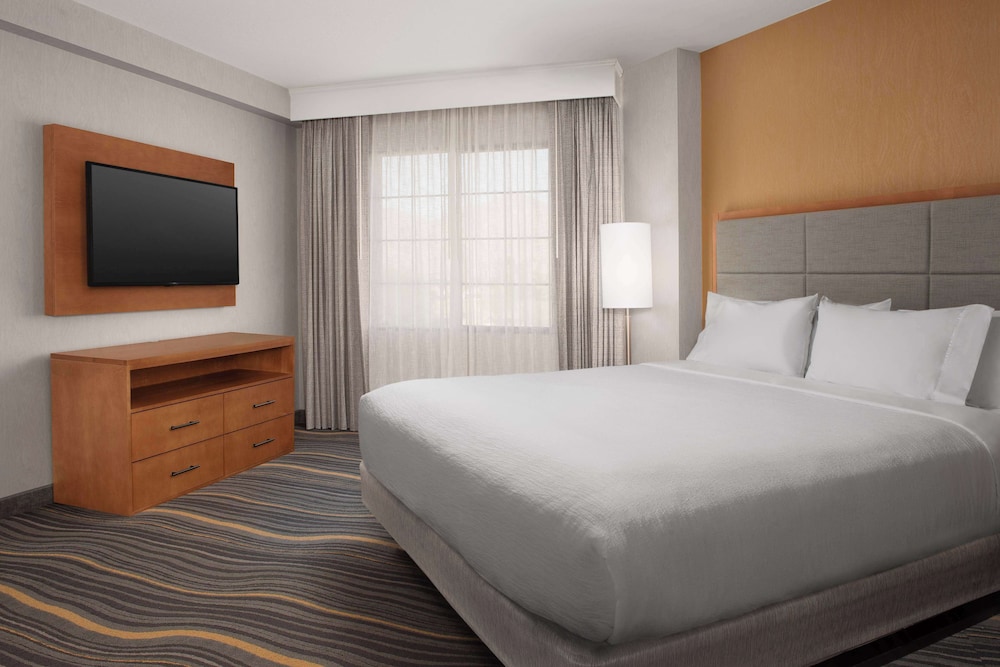Suite, King Bed, Corner