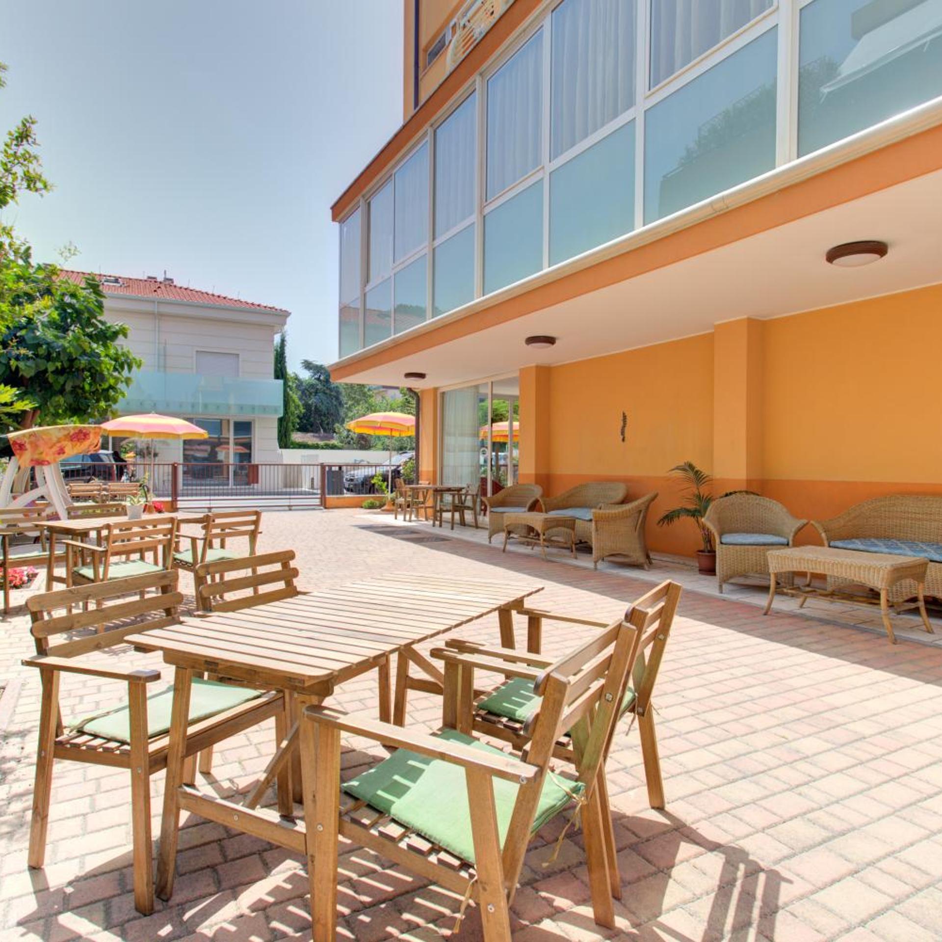 Hotel Nella 37/50