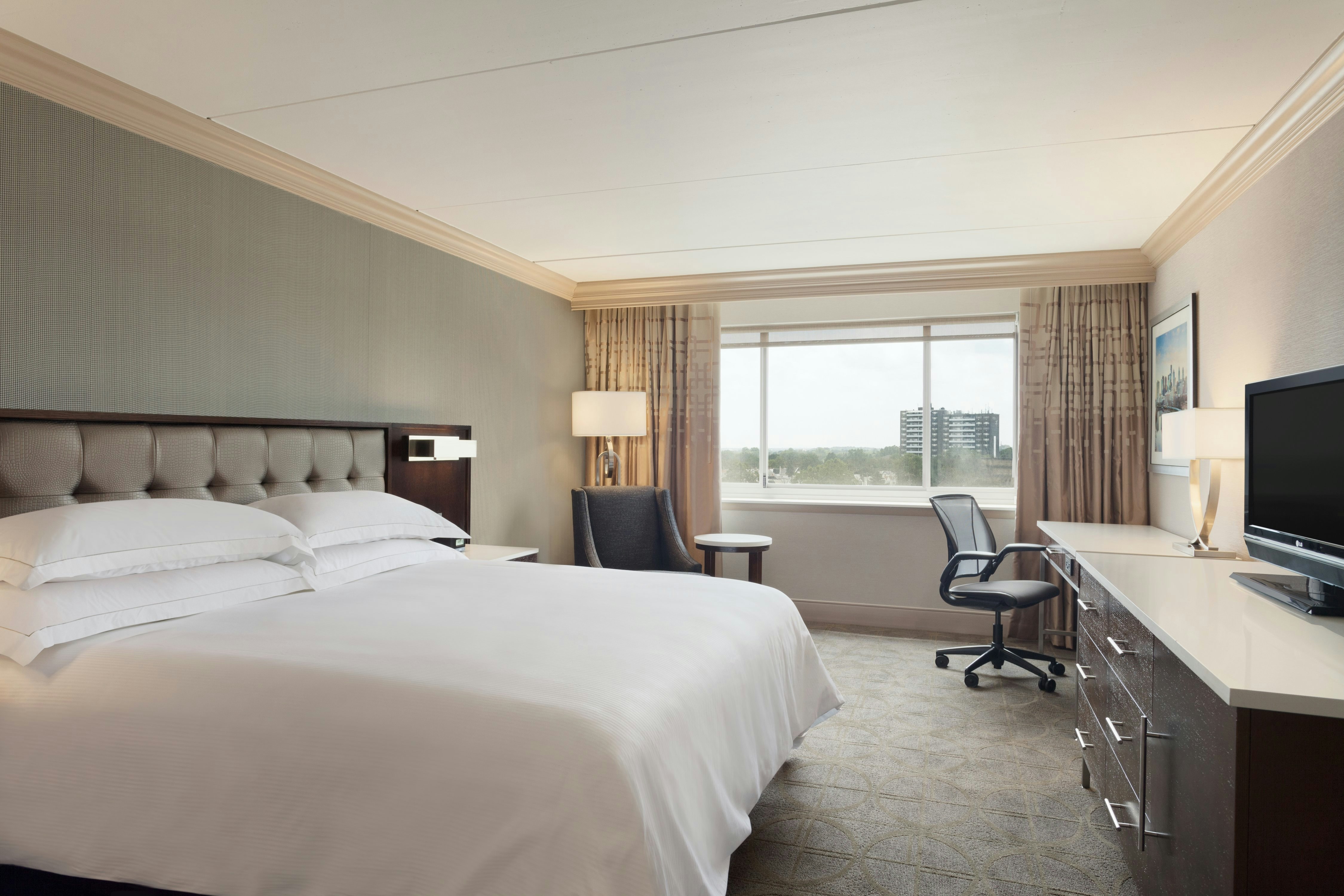 ROOM, KING BED