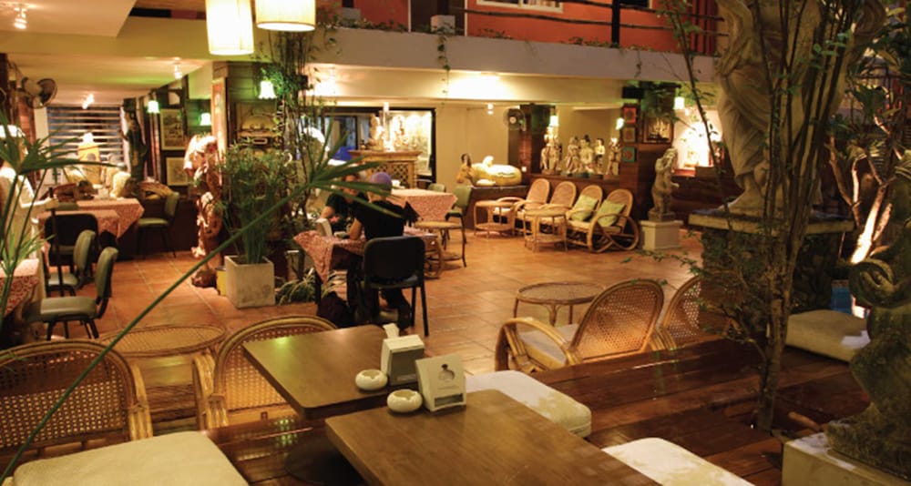 restaurant cafeteria