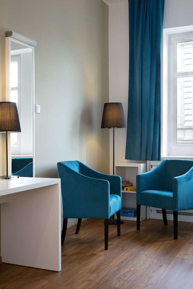 Traffic Hotel 28/50