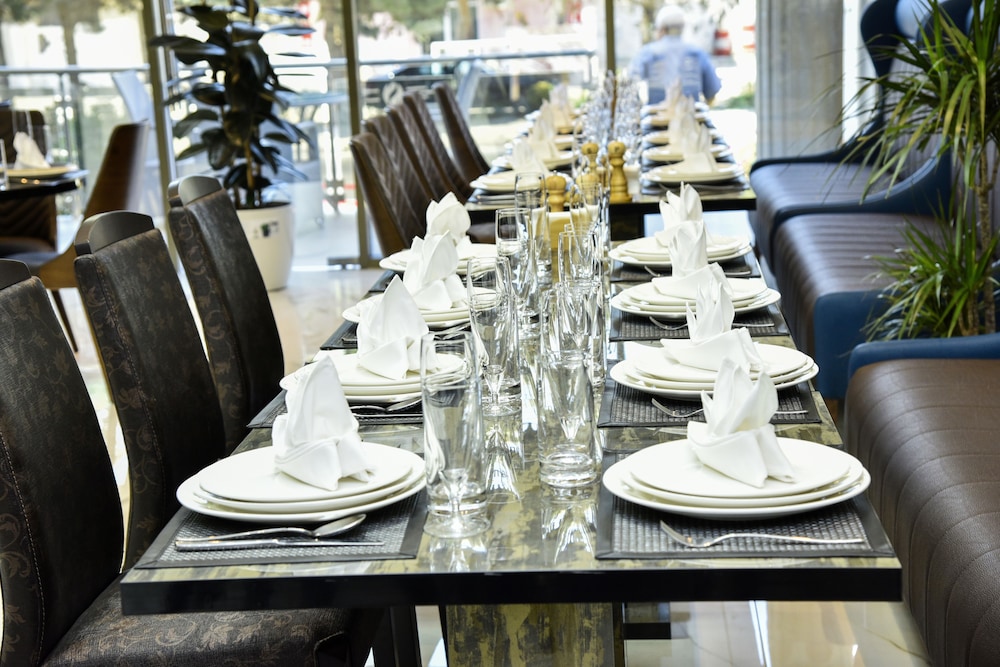 Supreme Hotel Baku 40/45