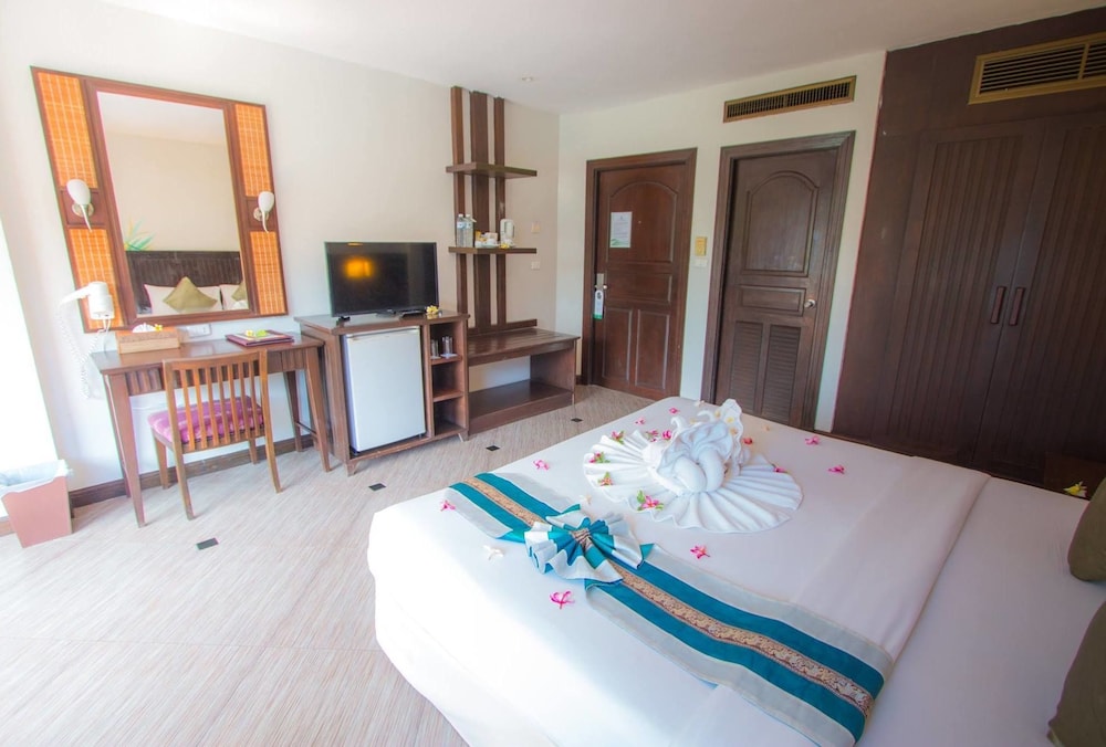 Phi Phi Island Cabana Hotel 26/69