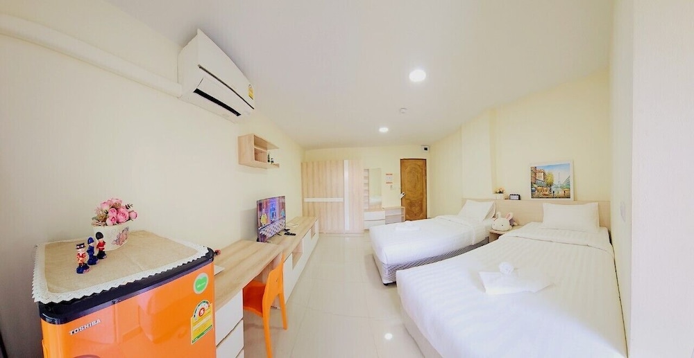 1 BEDROOM, STUDIO, BALCONY