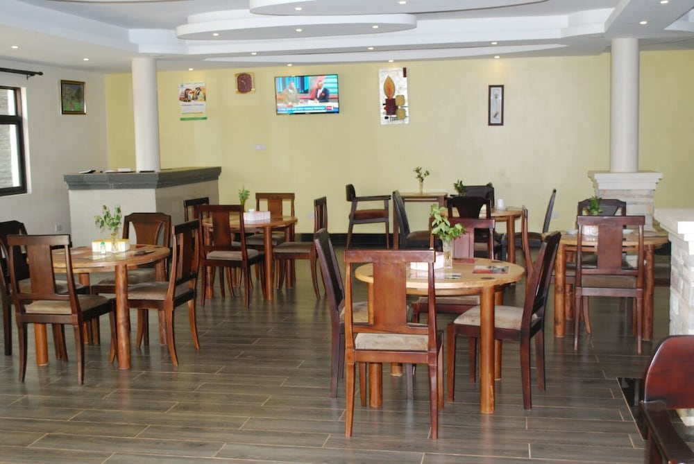 Cephas Inn 58/66