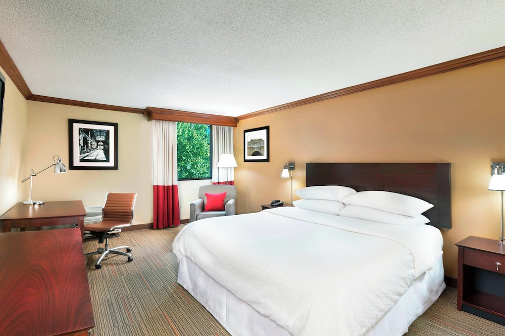 Room at Four Points by Sheraton Asheville Downtown, ASHEVILLE - NC