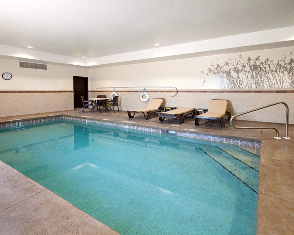 Sleep Inn & Suites Carlsbad Caverns Area 23/46