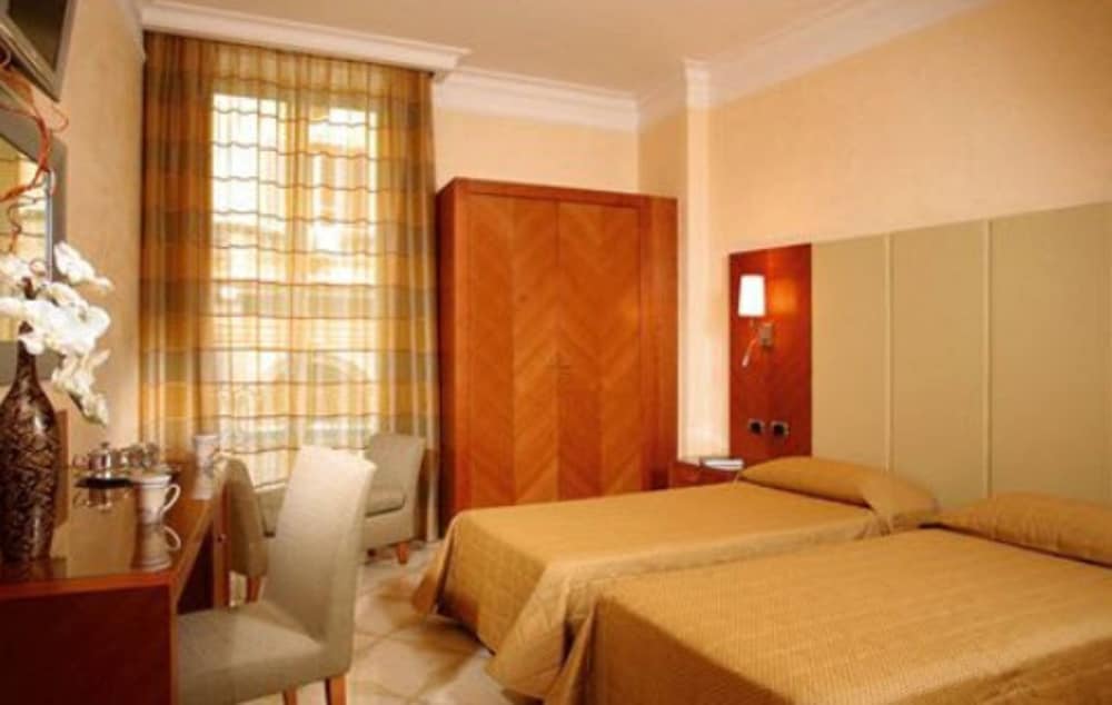 Suite Opera Rooms 19/35