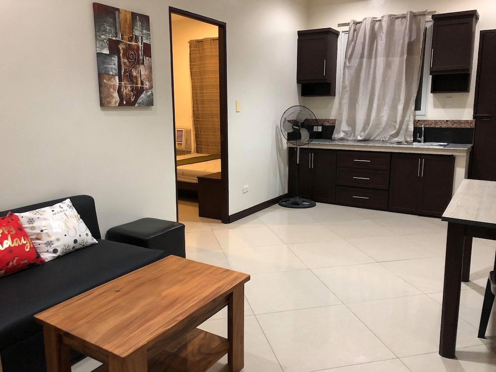 Golite Hostel 12/18