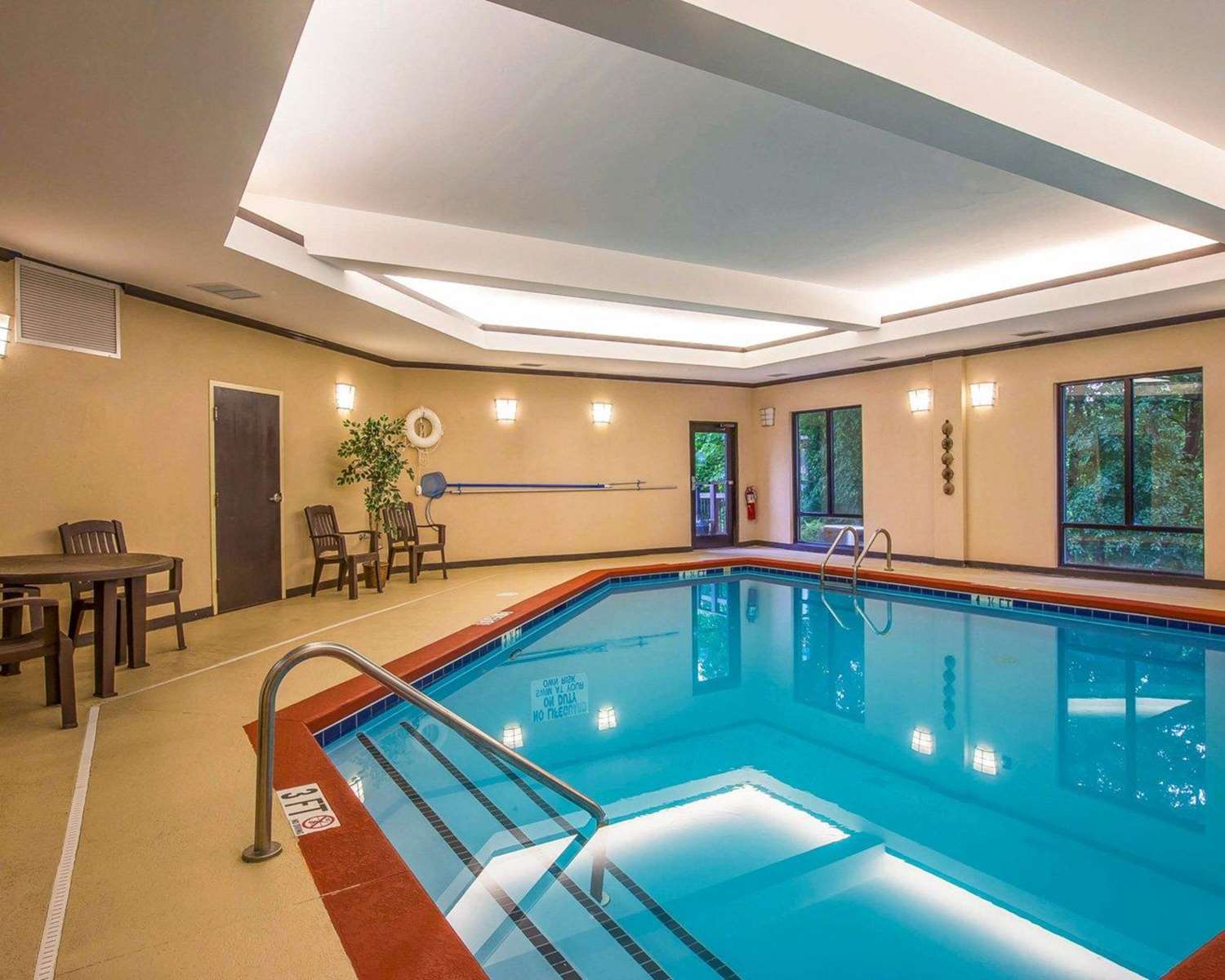 Comfort Suites Simpsonville 8/39
