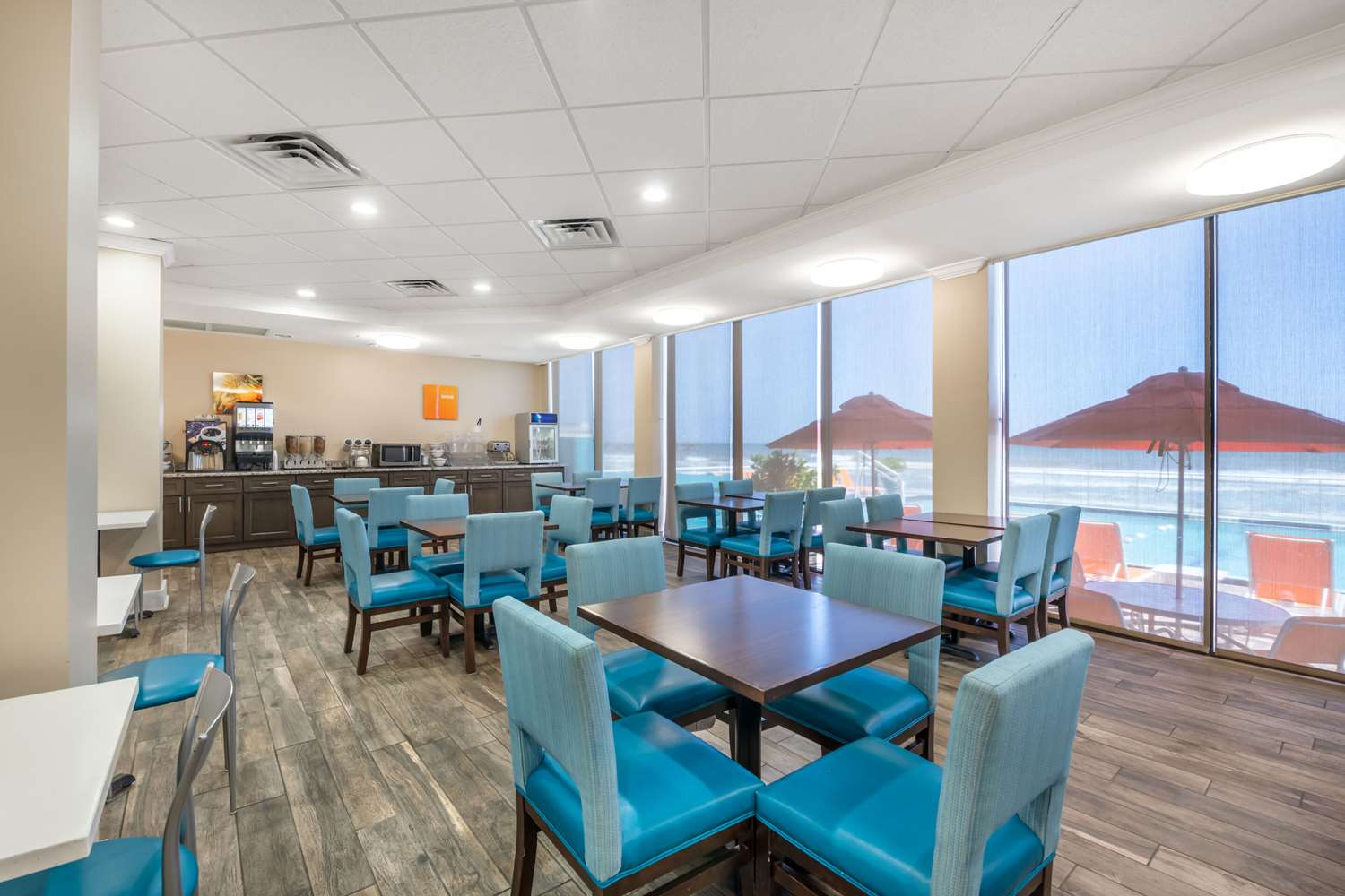 Comfort Inn and Suites Daytona Beach Oceanfront 29/42