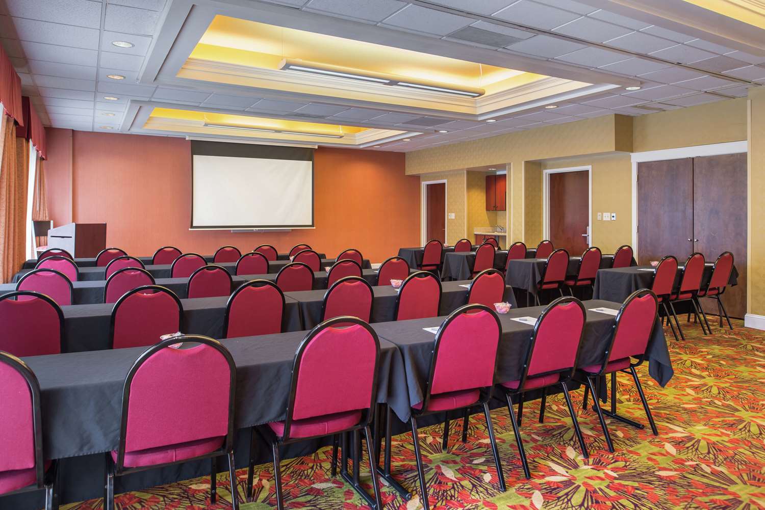 Hampton Inn & Suites Charlotte-Arrowood 47/61