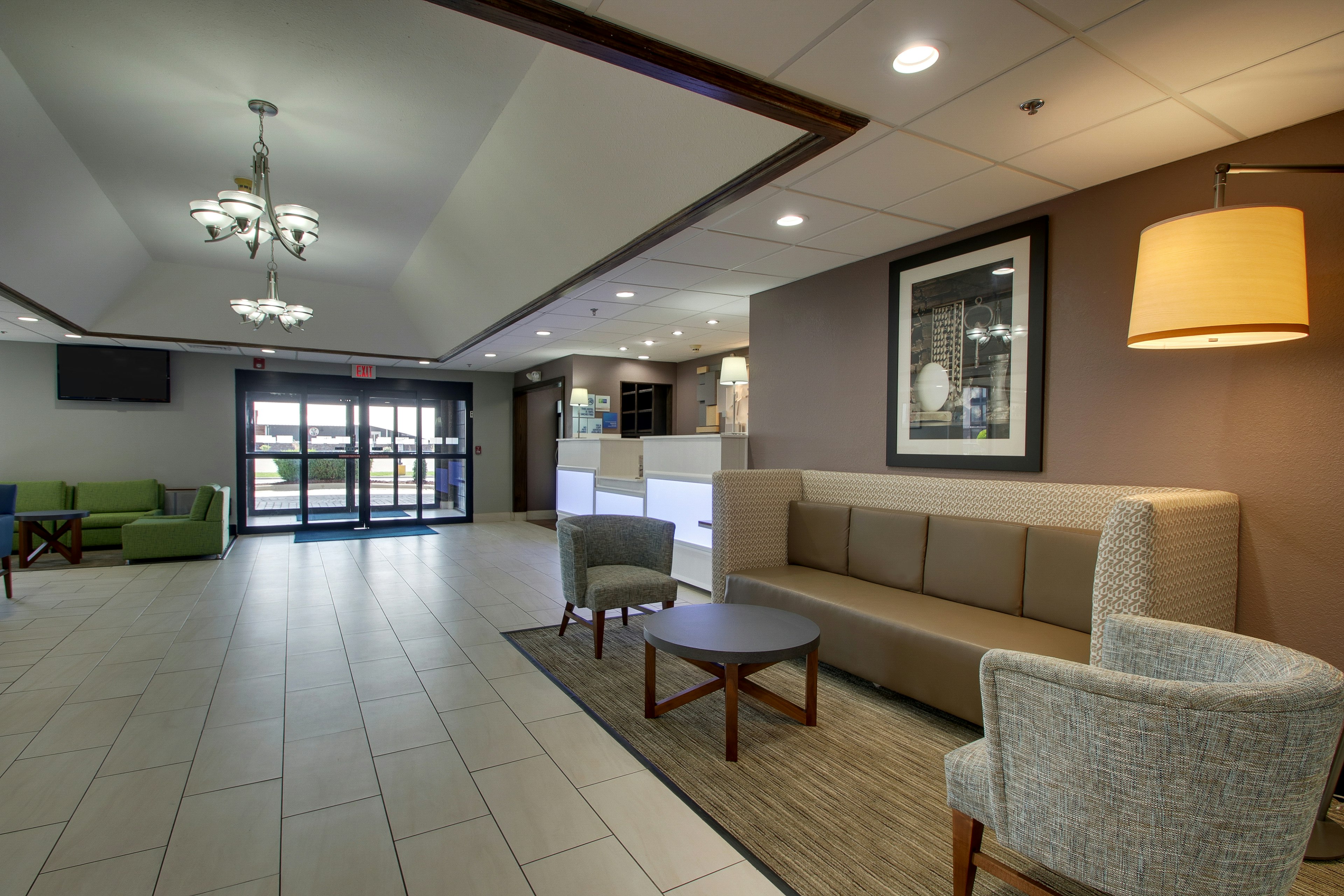 Holiday Inn Express Suites Lebanon 33/57