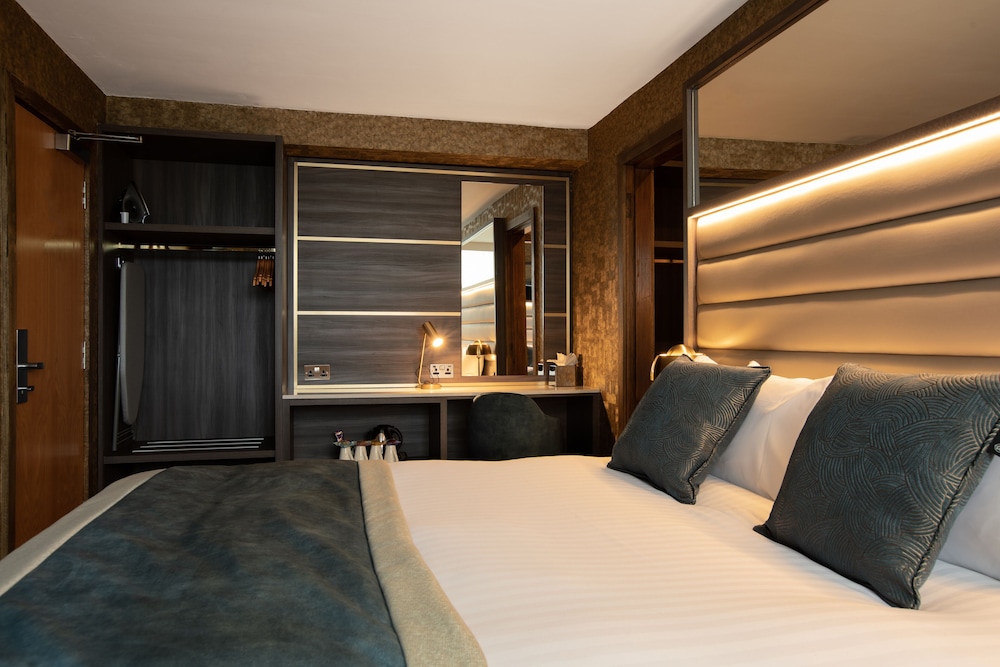 غرفة كلاسيكية بسرير مزدوج أو سريرين منفصلين، Carlton Hotel 2/6