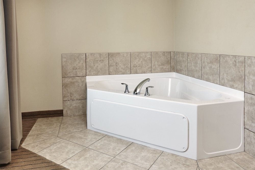 Holiday Inn Express Hotel And Suites Madison Verona 32/58