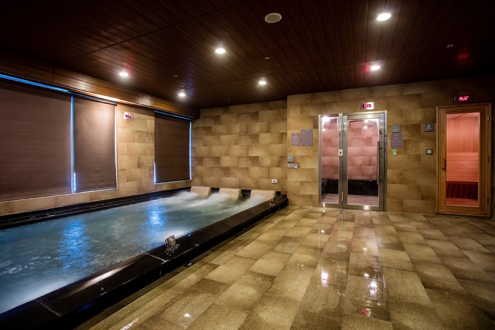 Fullon Hotel Taoyuan Airport Access Mrt A8 31/64