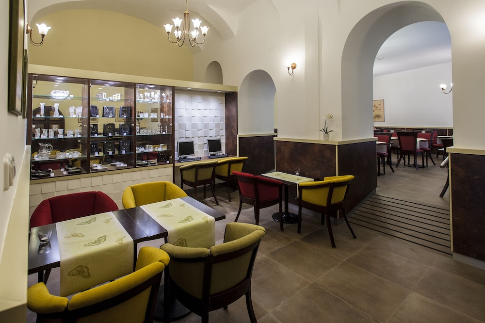Petr Hotel 41/54