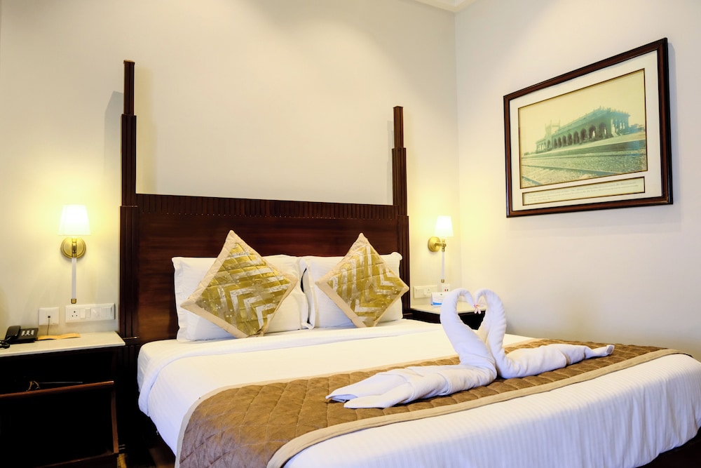 Chanakya Bnr Hotel 15/50