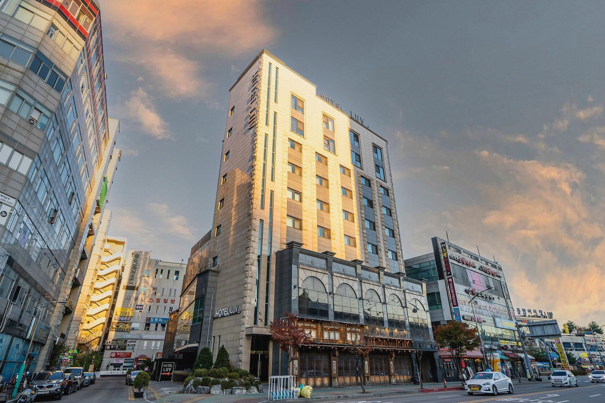 Business Design Hotel LUV 23/98