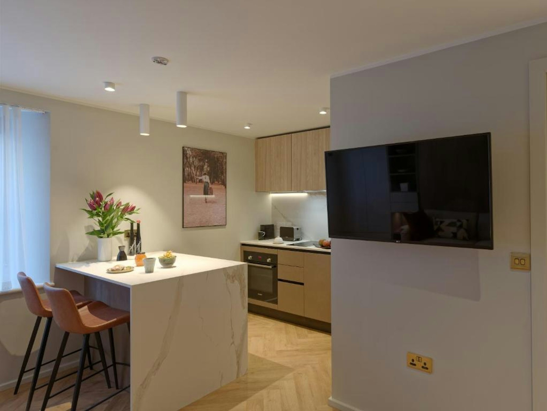 South Kensington Studios by D'Montrio 8/34