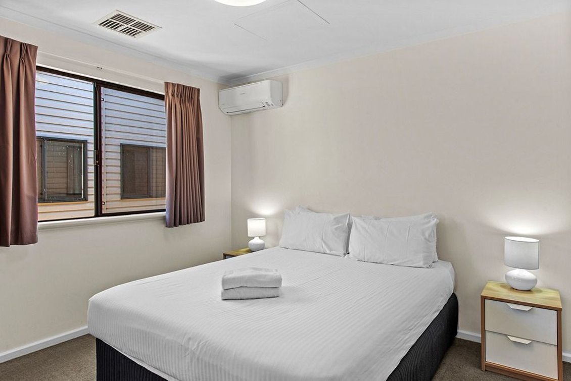 2 BEDROOMS, DELUXE, CABIN