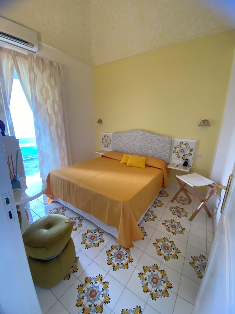 Palazzo Talamo 17/50