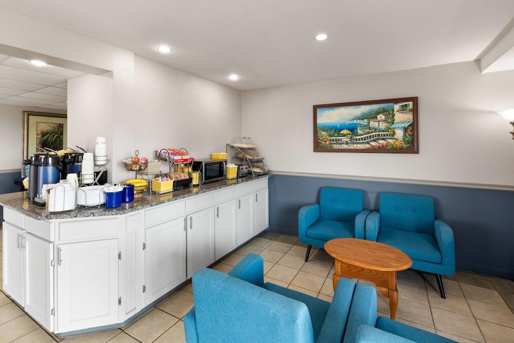 Days Inn by Wyndham Mountain Home 38/55