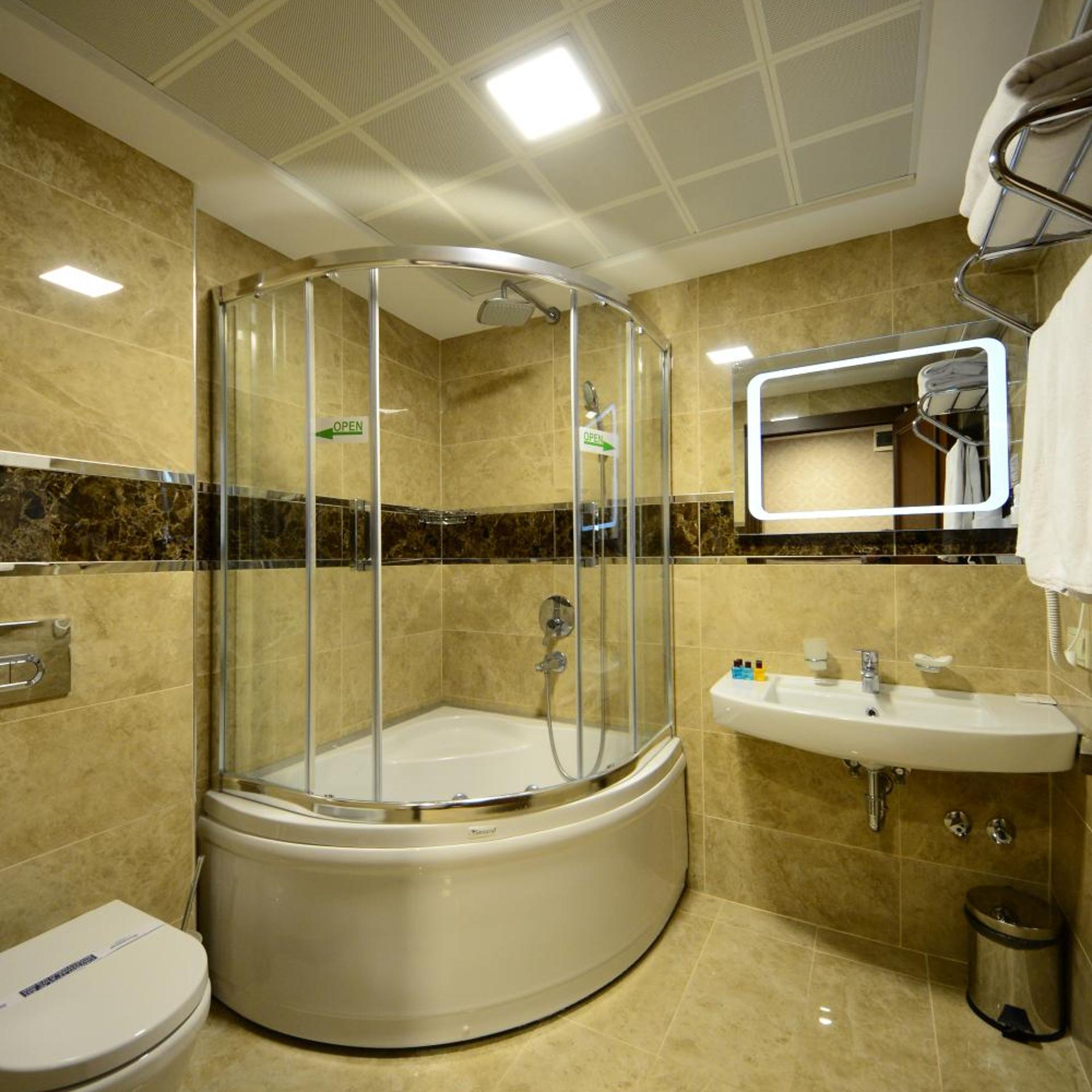 غرفة ثلاثية، Grand Bazaar Hotel 9/10