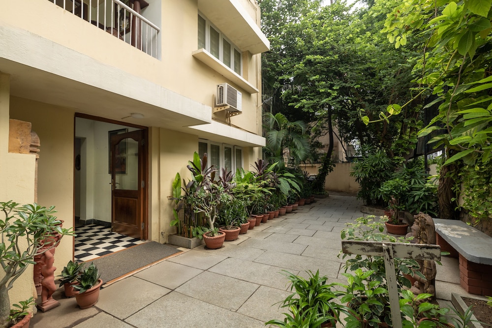 HANU REDDY RESIDENCES - WALLACE GARDEN 44/50