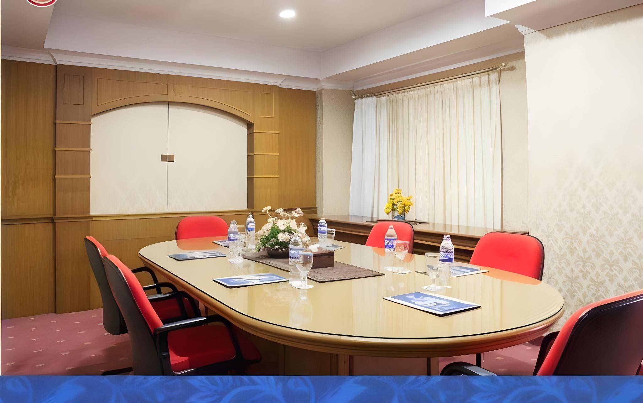 Abadi Hotel & Convention Center 44/50