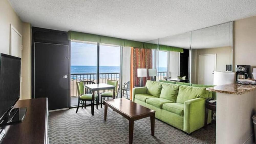 Beach Quarters Resort 27/50