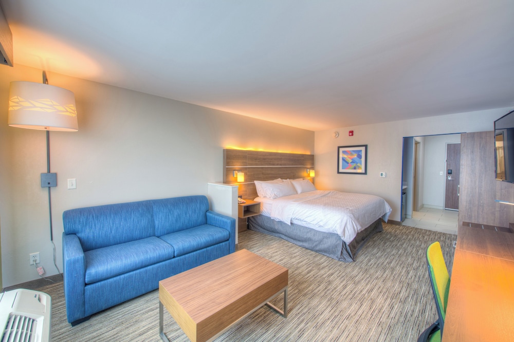 Holiday Inn Express & Suites Remington 25/49