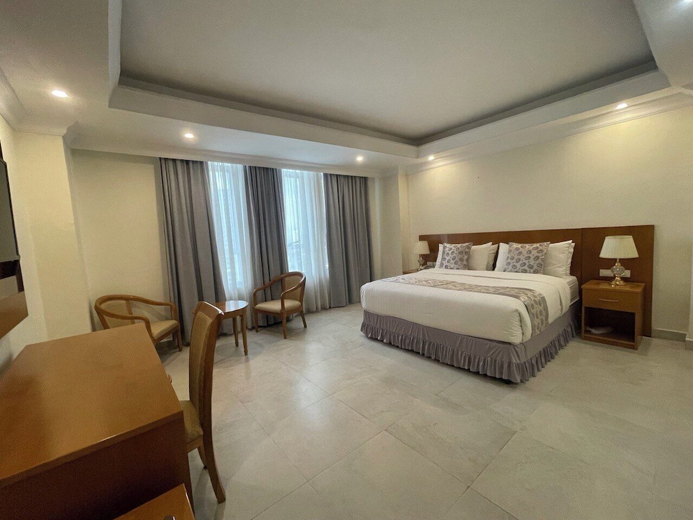 Amran Hotel 6/17