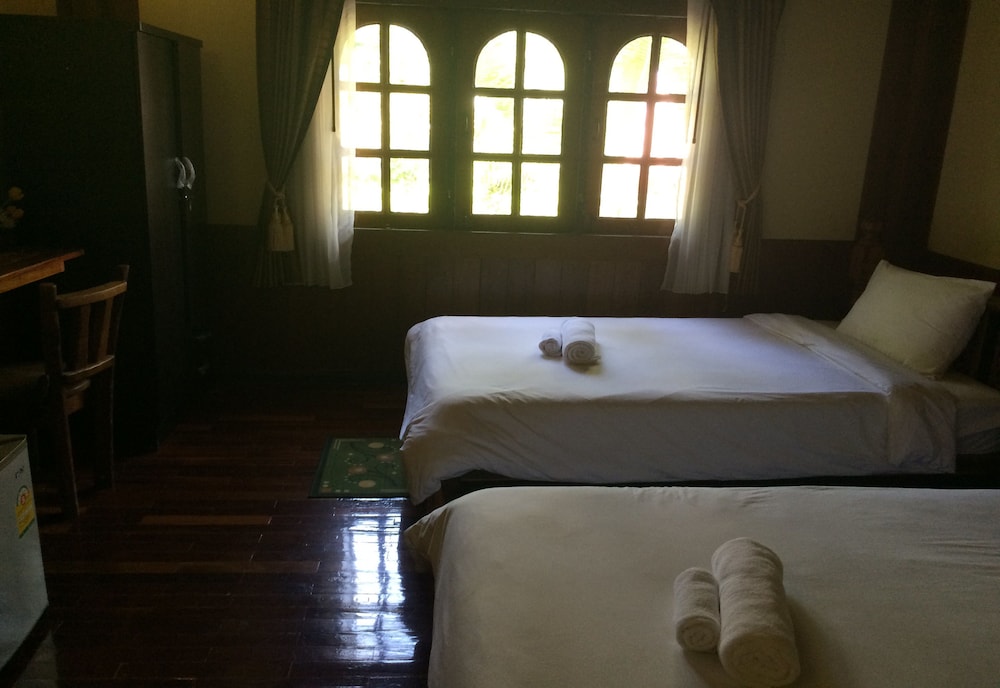 Himawari Restaurant & Cottage 11/34