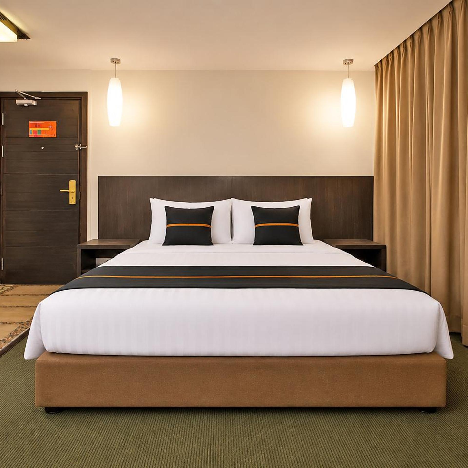 OYO 89411 900 Inn 8/50